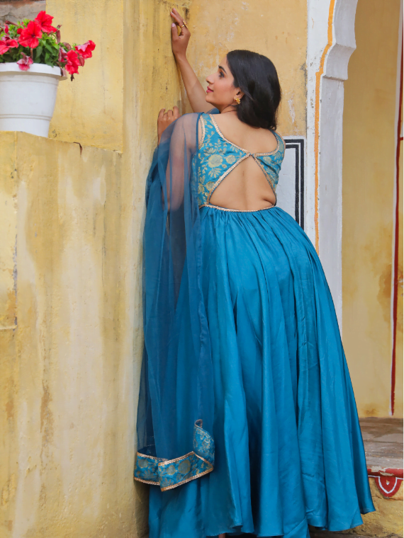Jade green backless umbrella kurta and dupatta set